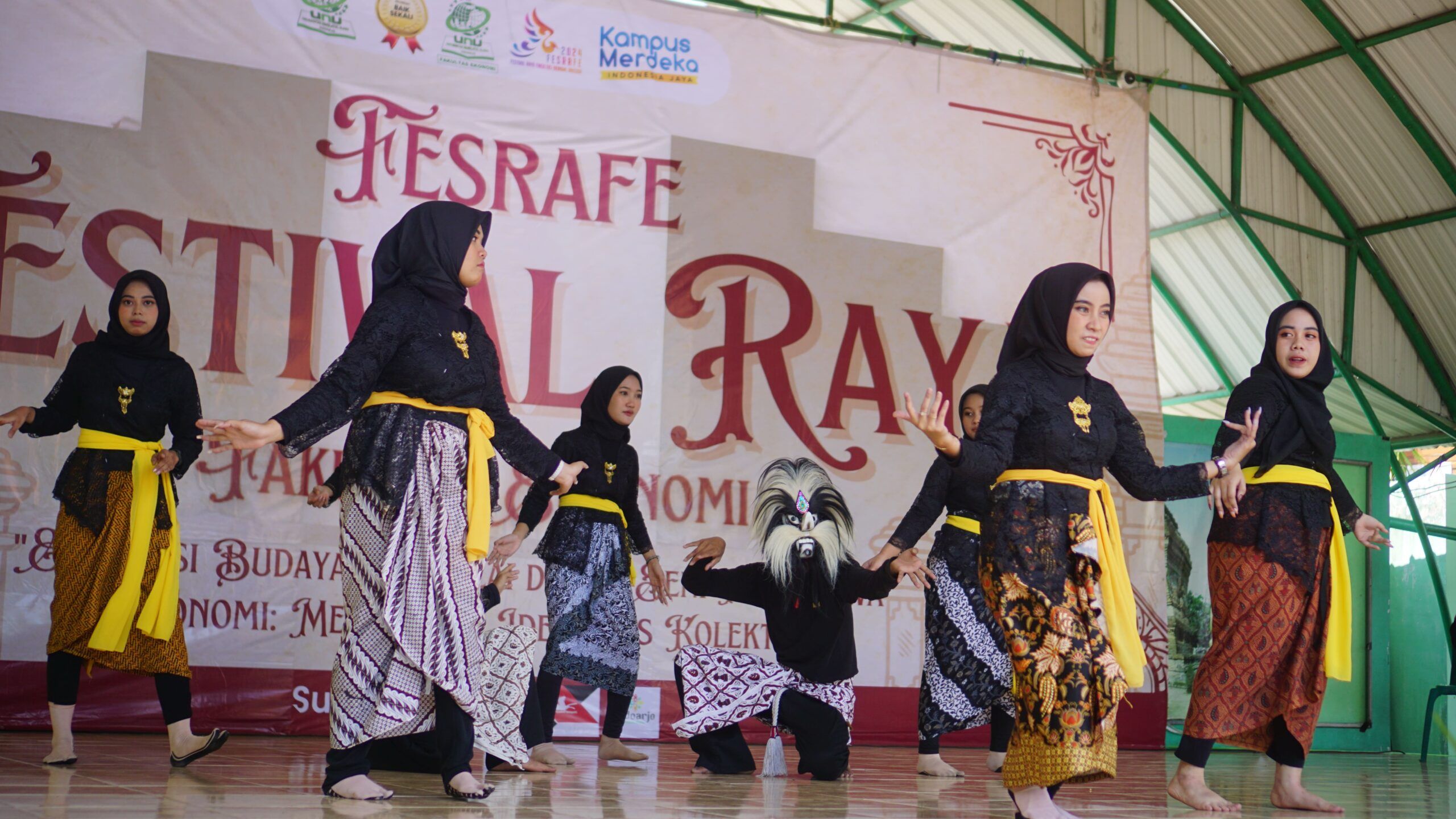 Mahasiswa Fakultas Ekonomi Gelar FESRAFE (Festival Raya Fakultas Ekonomi) Tahun 2024