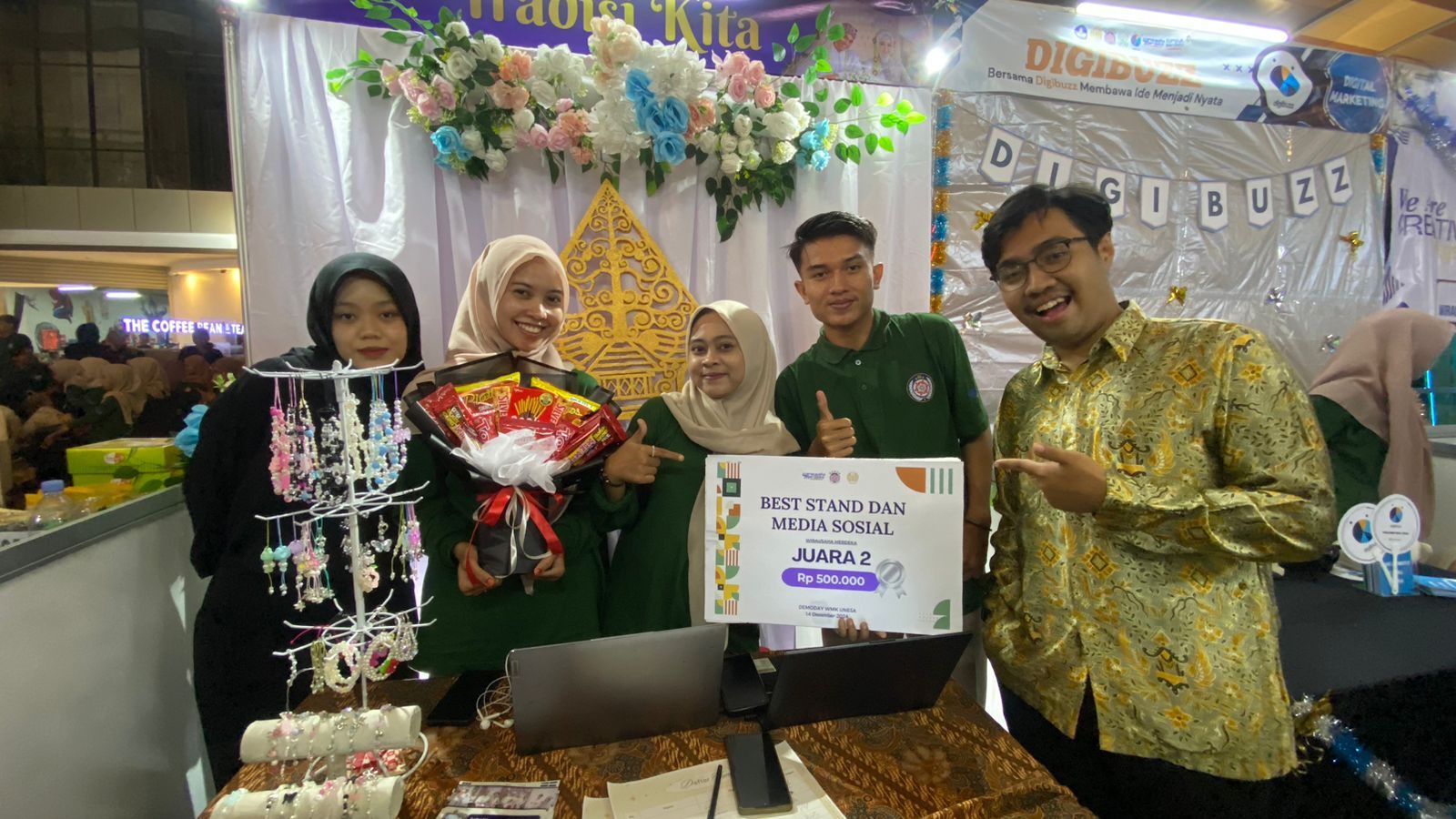 Tim Kewirausahaan Unusida Raih Juara 2 Best Stand dan Media Sosial di Pekan Demo Day 2024