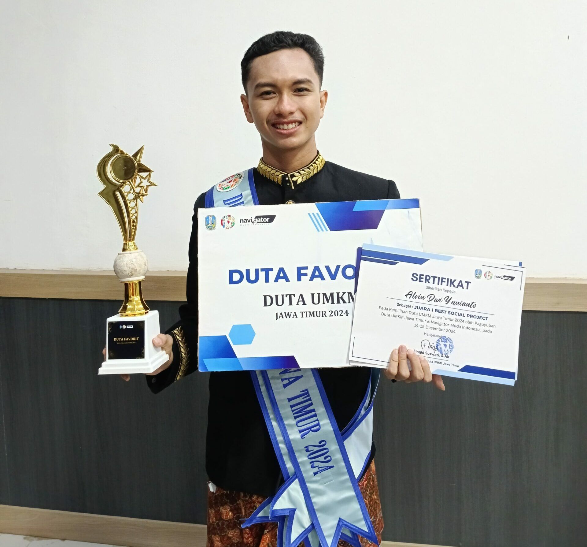 Prestasi Membanggakan: Alvin Dwi Yunianto Raih Penghargaan Best Social Project dan Duta Favorit UMKM Jawa Timur 2024
