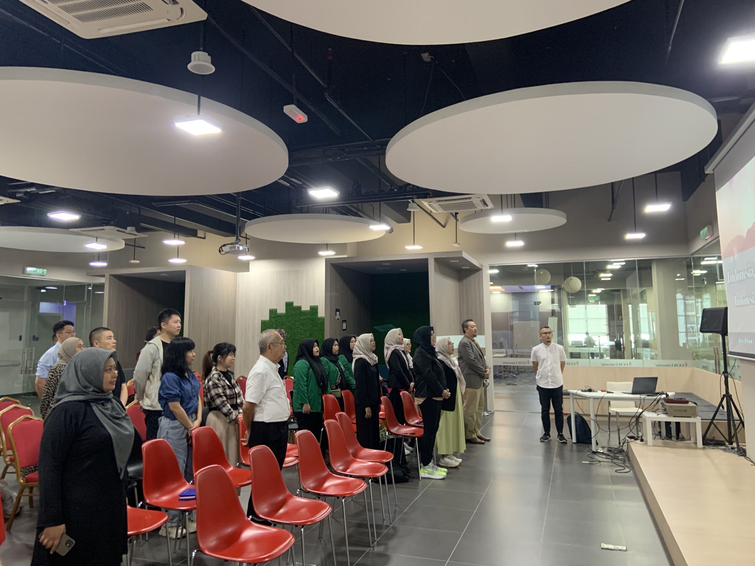 Open Lecture: Kolaborasi FE Unusida dan UCSI Malaysia Bahas Perspektif Global