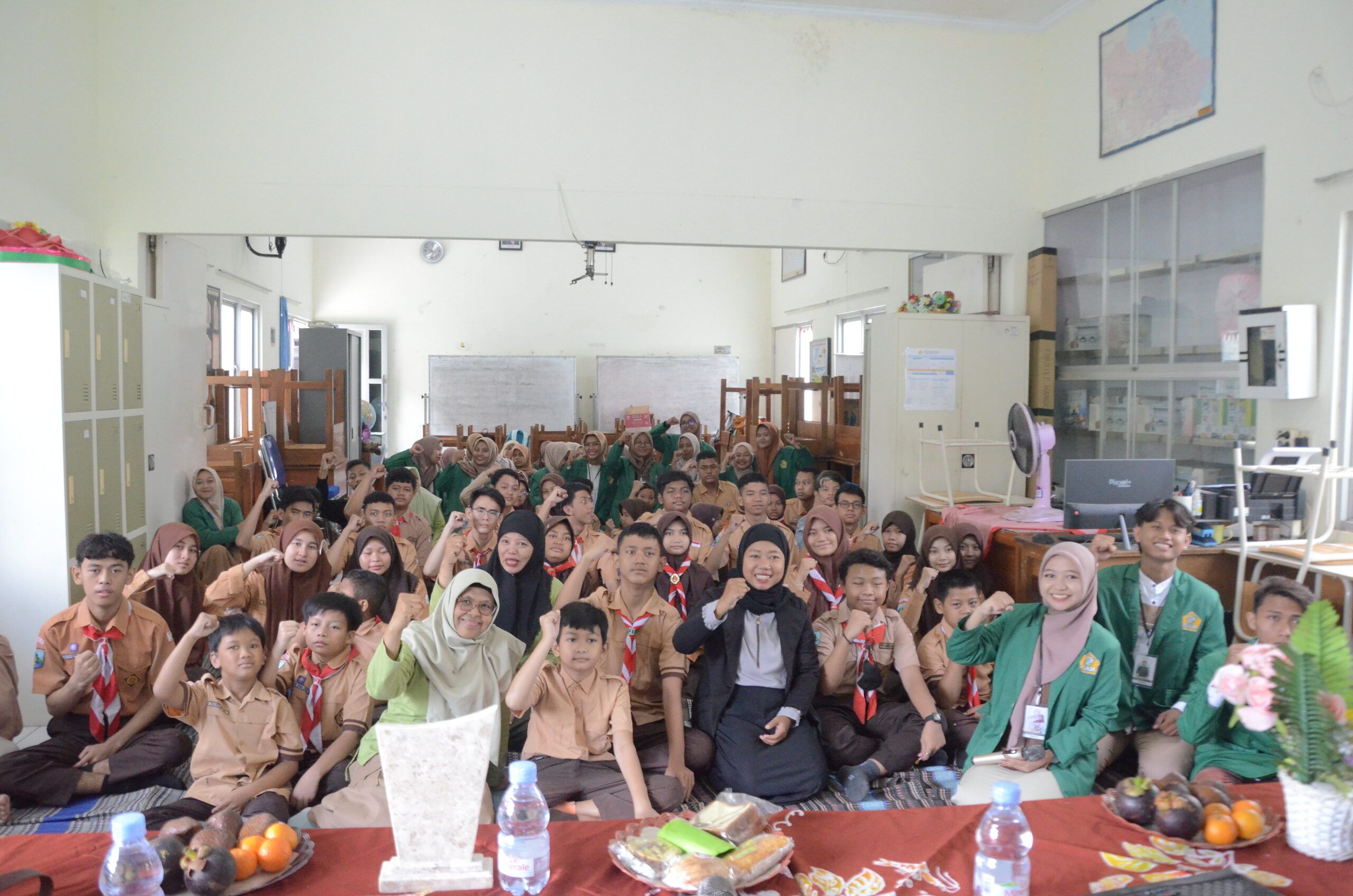 Mahasiswa Prodi Manajemen Angkatan 2023 Gelar Acara ARUNIKA EKONOMI di SLB-B Dharma Wanita